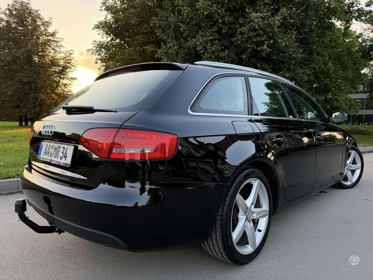 Audi A4 2009 — двигун 1968 cm³, 143 HP (105kW)