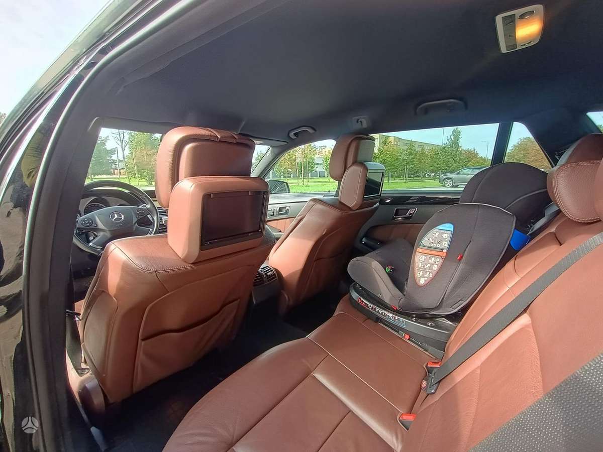 Mercedes-Benz E350 2010 — двигун 2987 cm³, 231 HP (170kW)