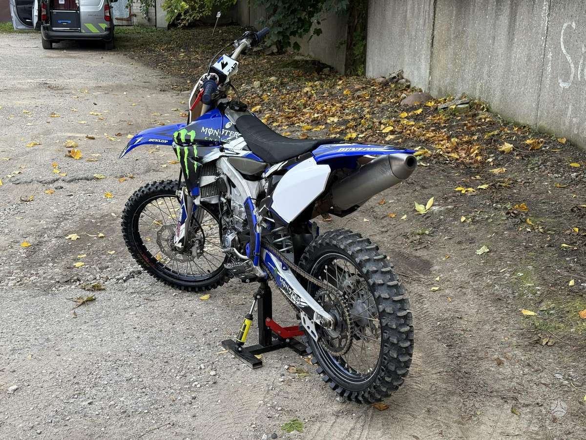 Yamaha YZF 2014 — салон