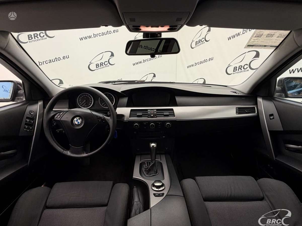 BMW 530 2004 — двигун 2993 cm³, 218 HP (160kW)