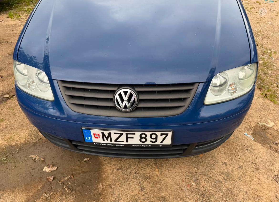 Volkswagen Touran 2006 — rear view