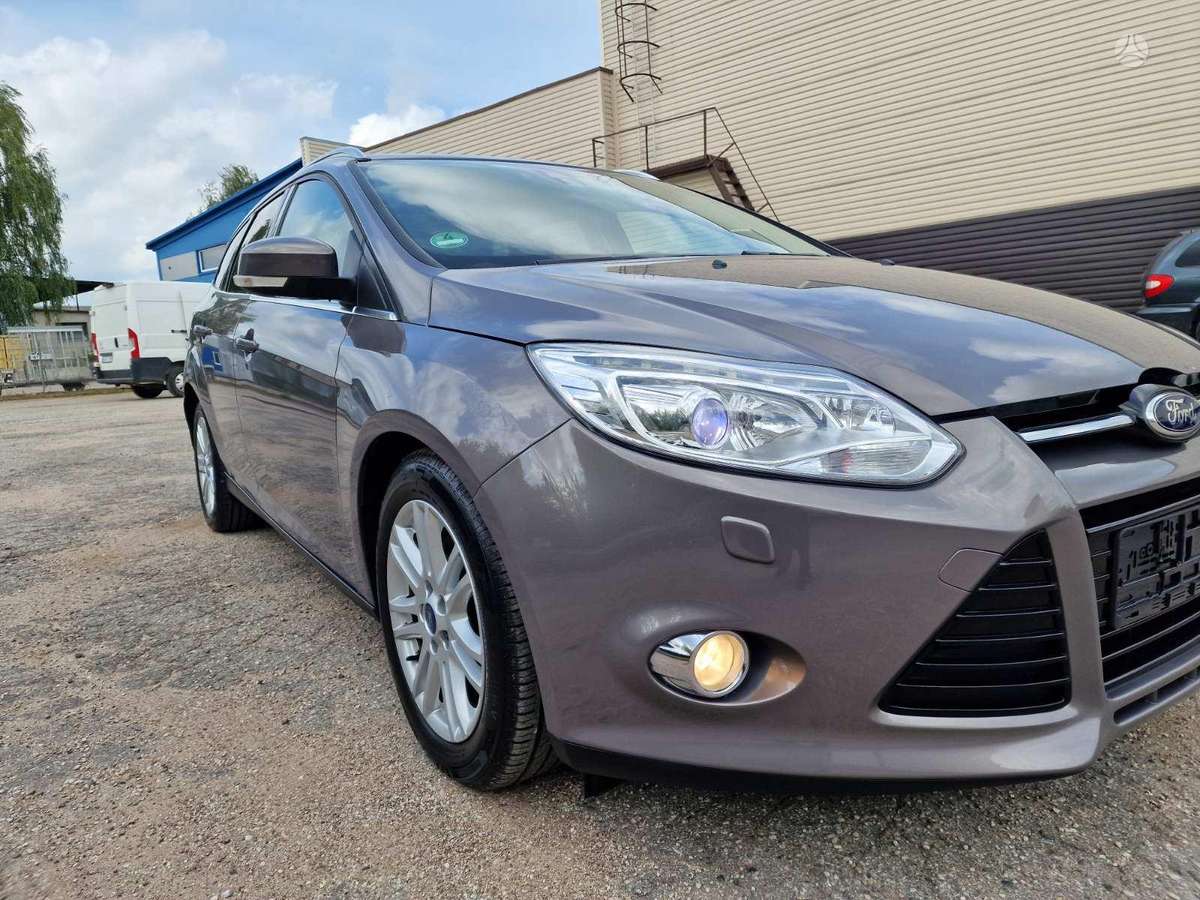 Ford Focus 2012 — салон