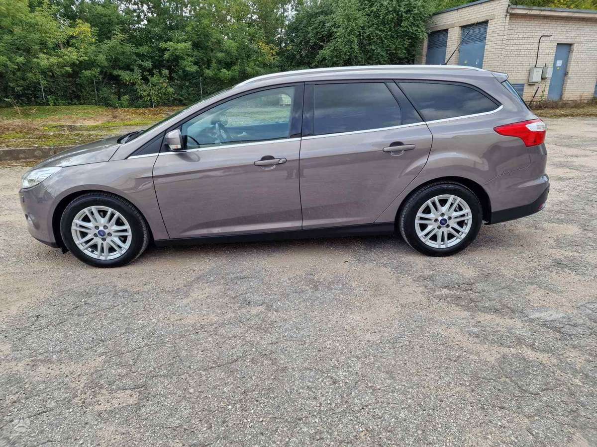 Ford Focus 2012 — двигун 2000 cm³, 140 HP (103kW)