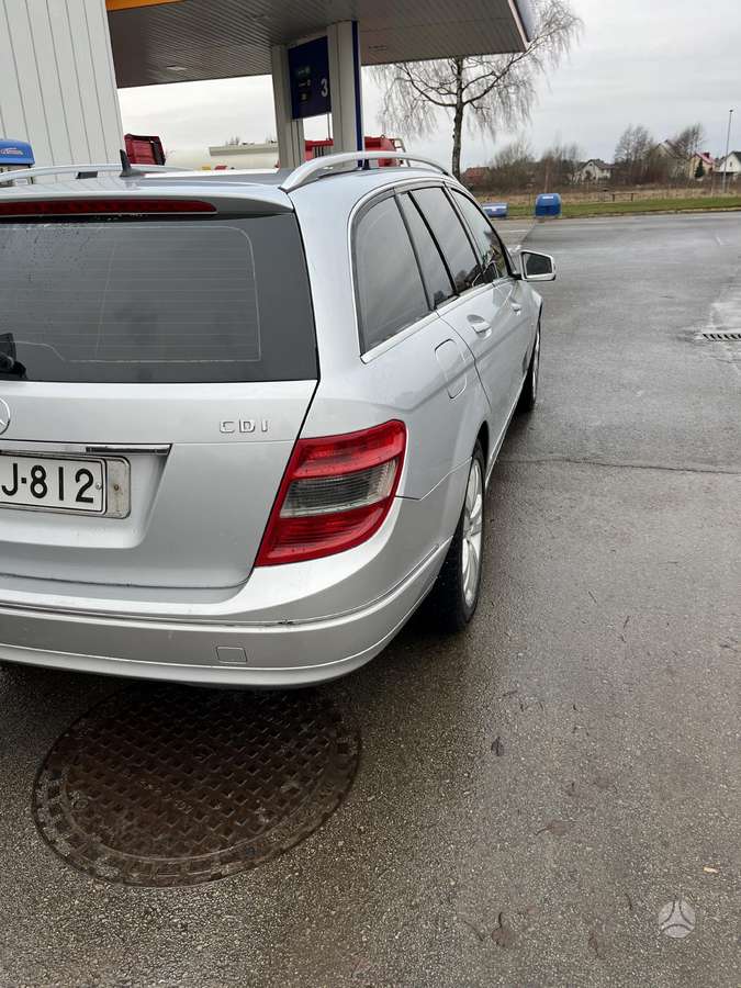 Mercedes-Benz C200 2008 — вигляд ззаду