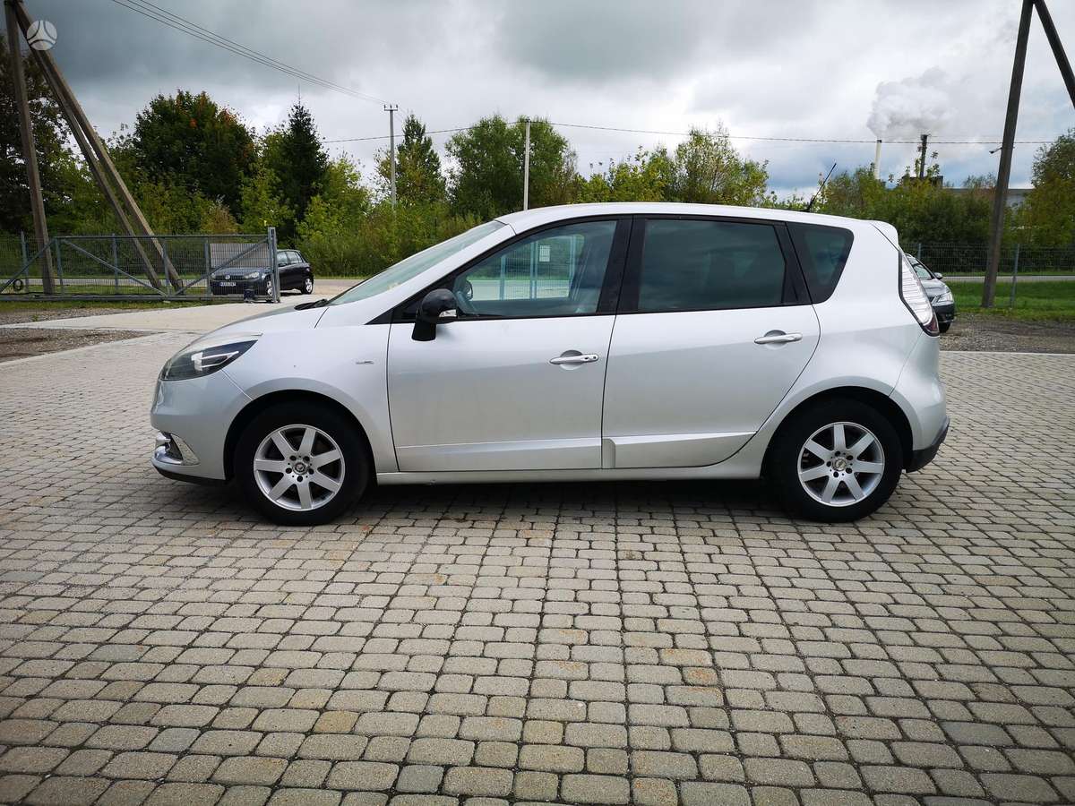 Renault Scenic 2014 — rear view