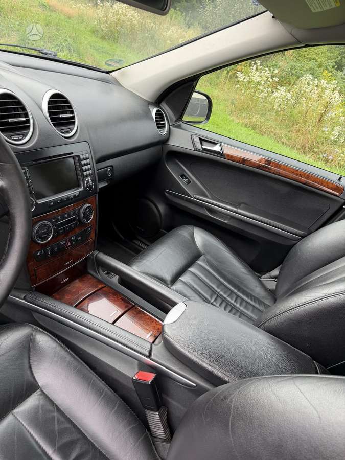 Mercedes-Benz ML320 2006 — photo 9
