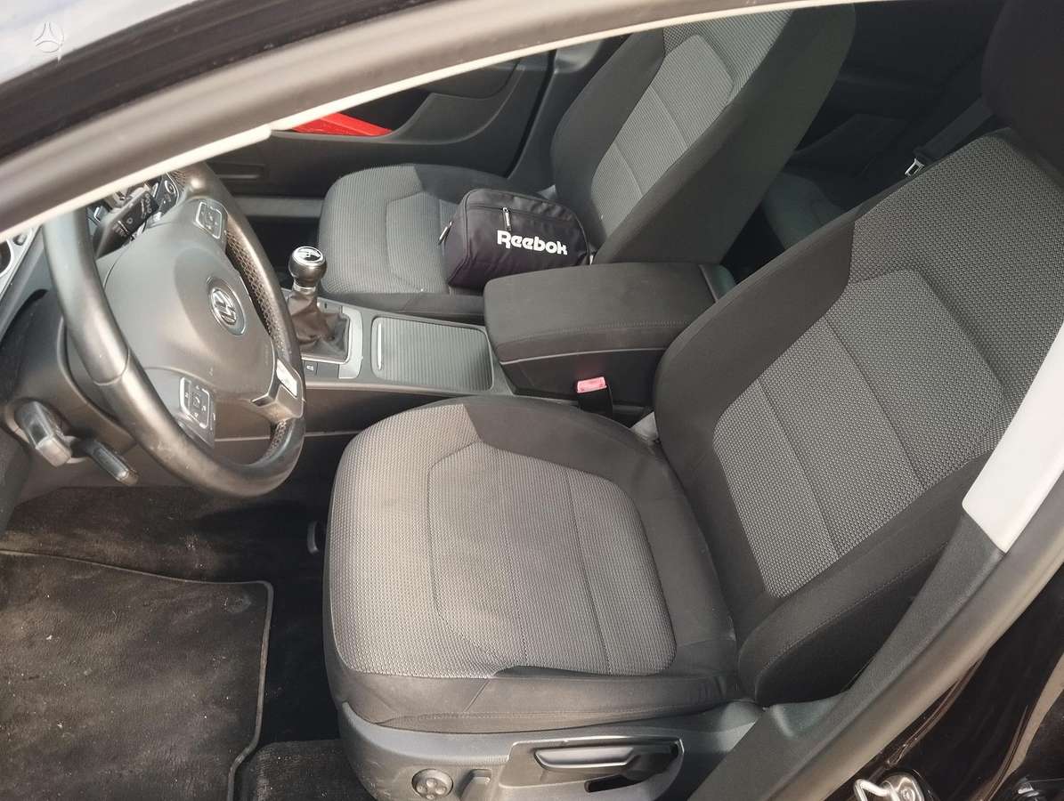 Volkswagen Passat 2011 — photo 11