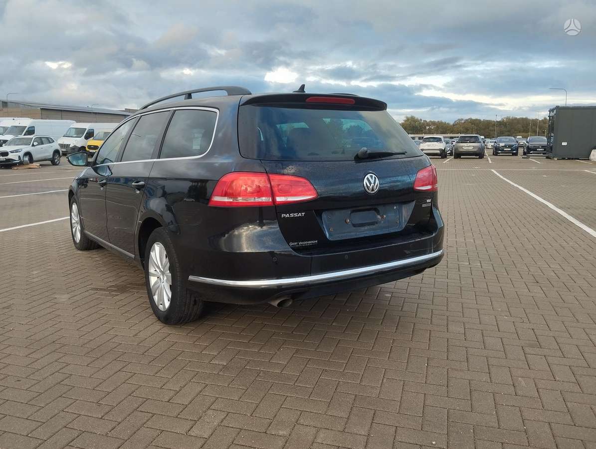 Volkswagen Passat 2011 — engine 1598 cm³, 105 HP (77kW)