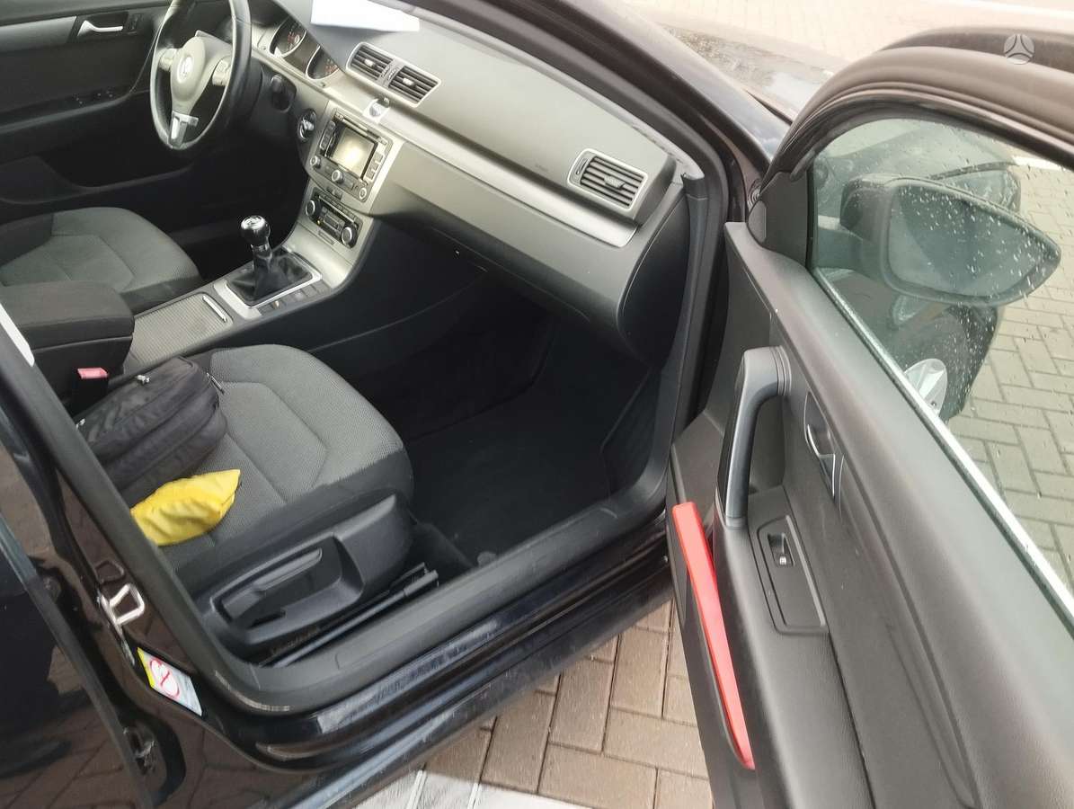 Volkswagen Passat 2011 — photo 6