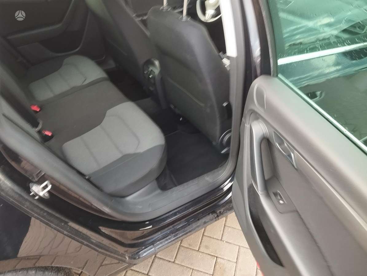 Volkswagen Passat 2011 — photo 7