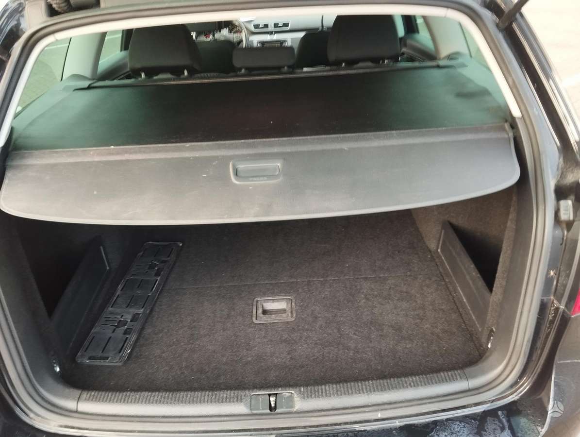 Volkswagen Passat 2011 — photo 8