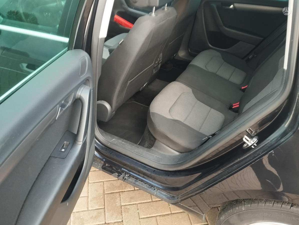 Volkswagen Passat 2011 — photo 9