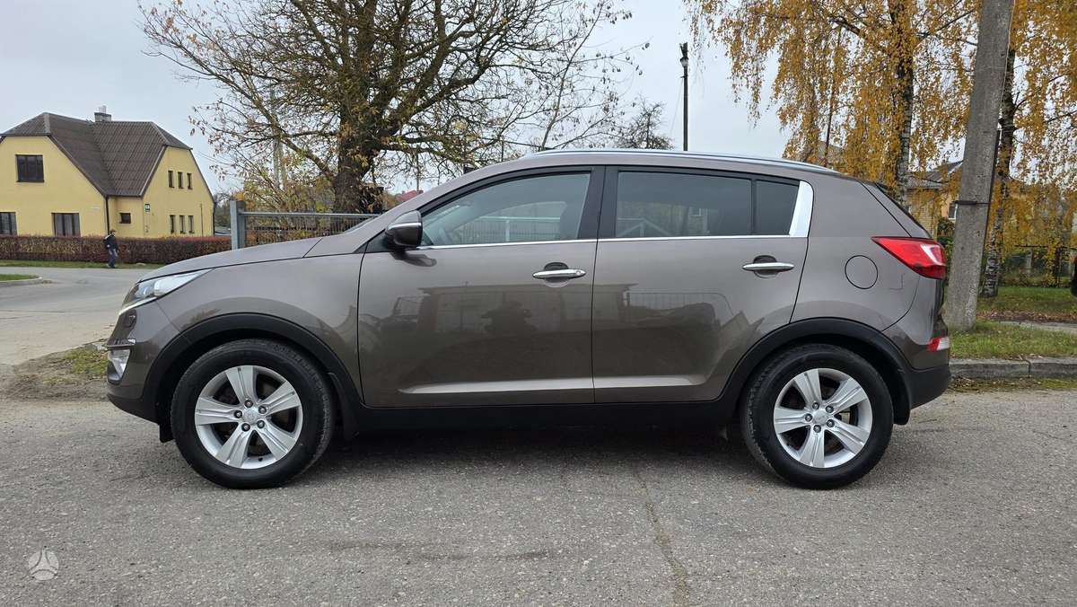 Kia Sportage 2012 — rear view