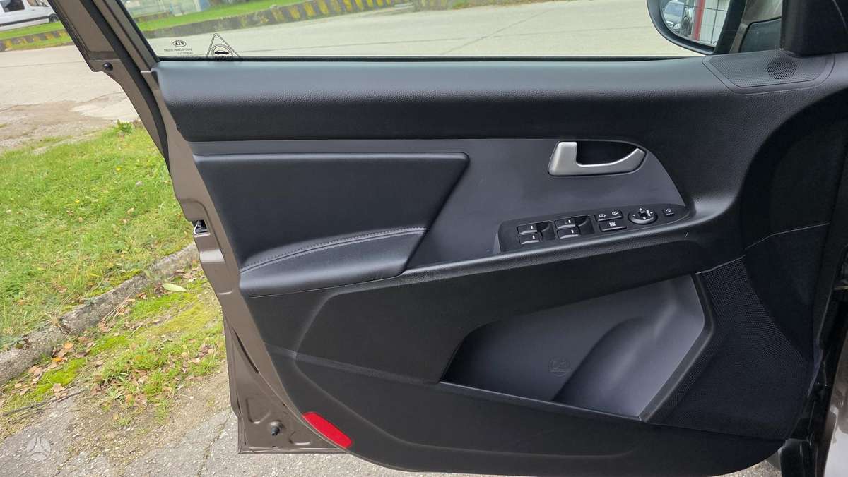 Kia Sportage 2012 — photo 28