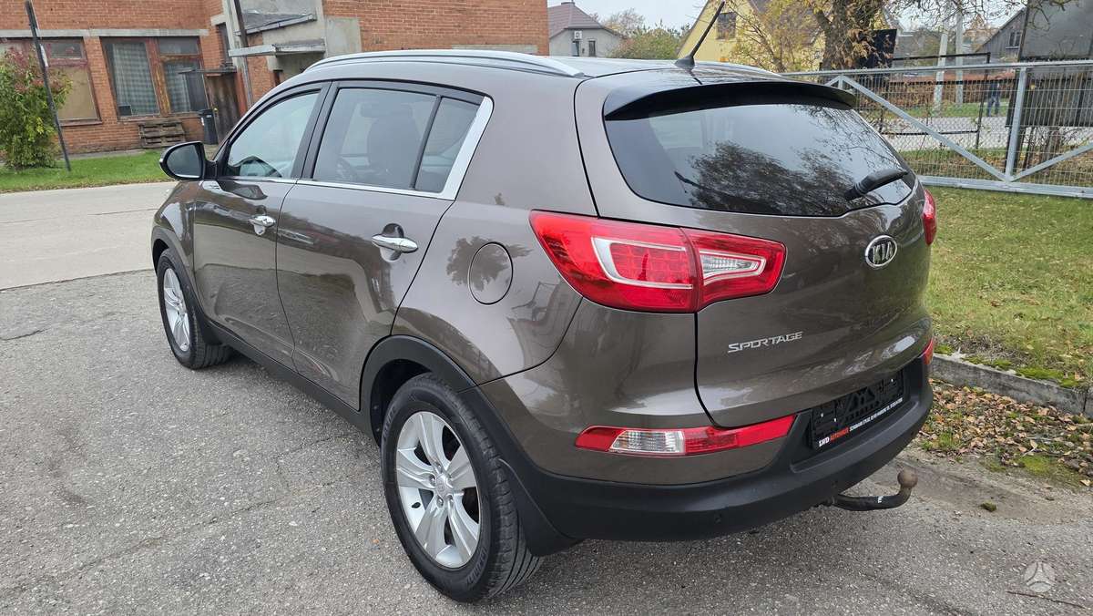 Kia Sportage 2012 — interior