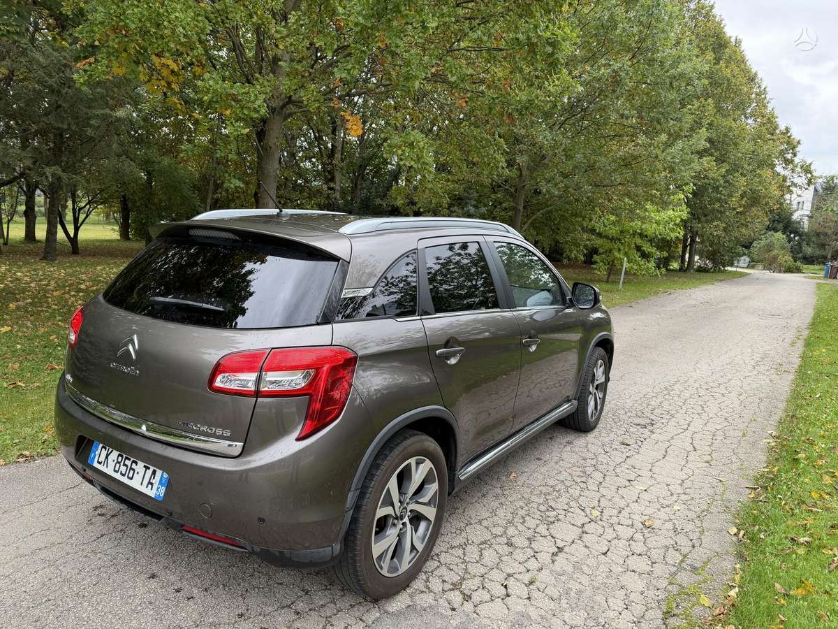 Citroen C4 2012 — салон