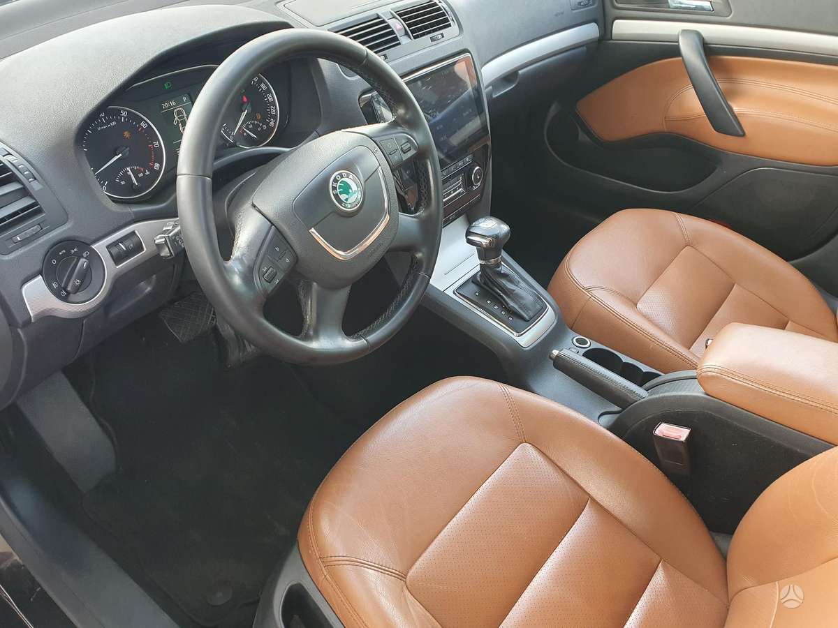 Skoda Octavia 2011 — photo 8