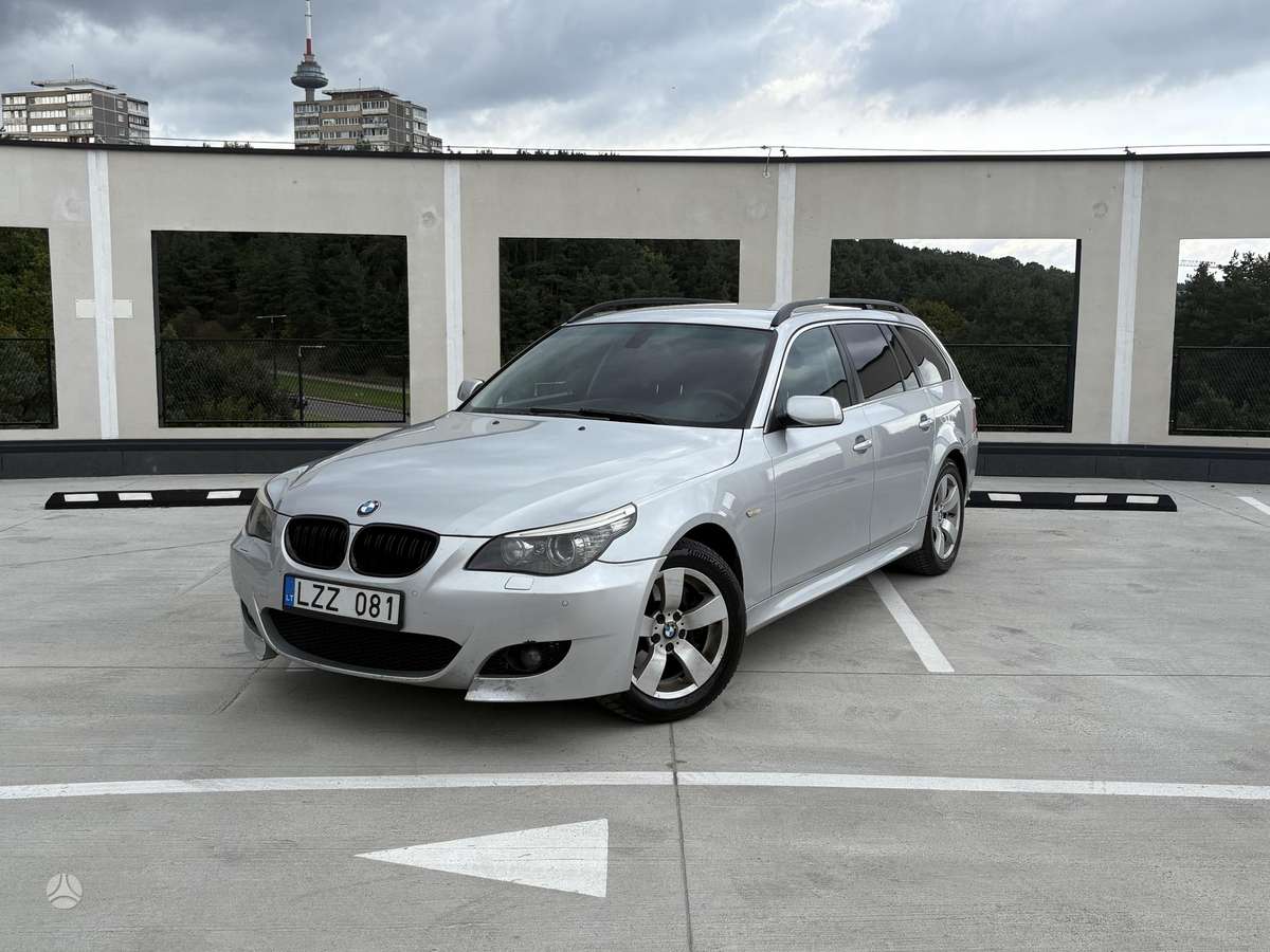 BMW 530 2007 — rear view