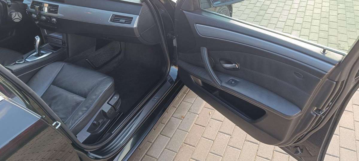 BMW 525 2008 — photo 15