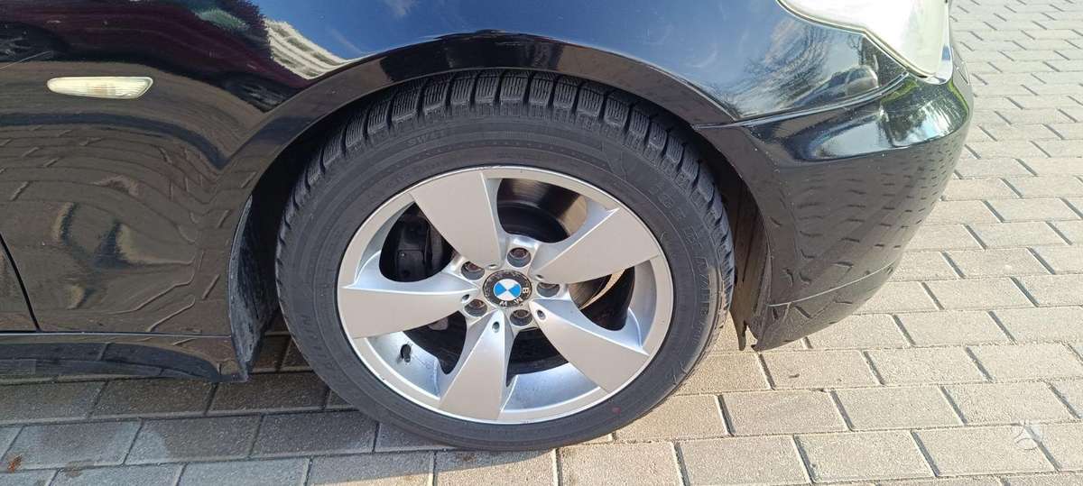 BMW 525 2008 — photo 17