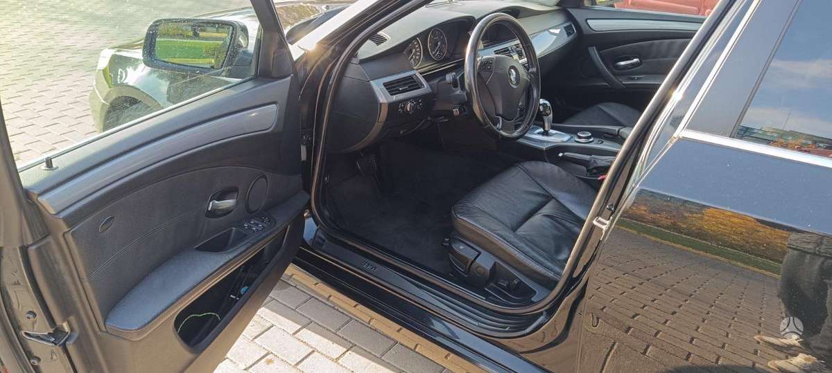 BMW 525 2008 — photo 9