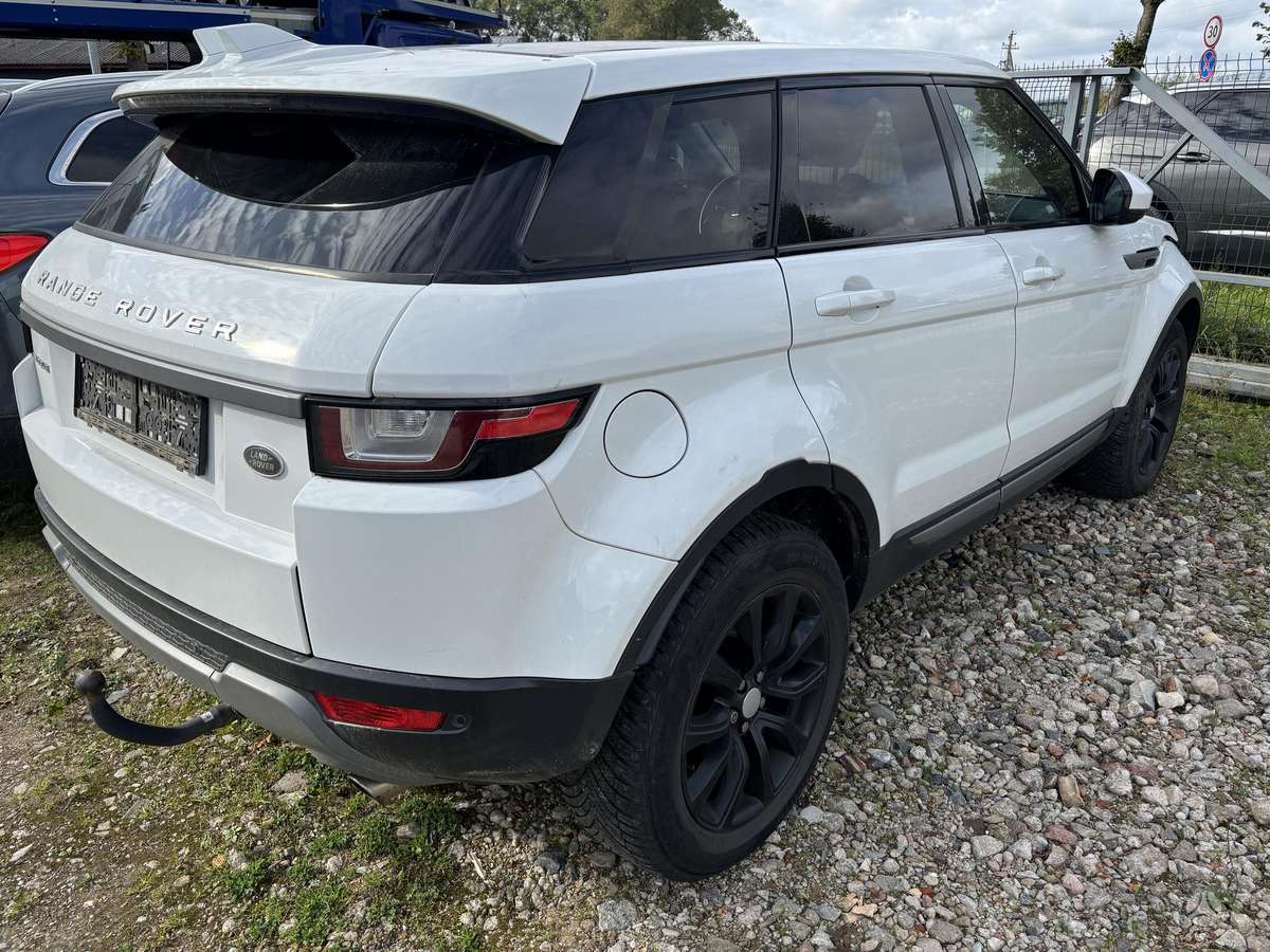 Land Rover 2015 — вигляд ззаду