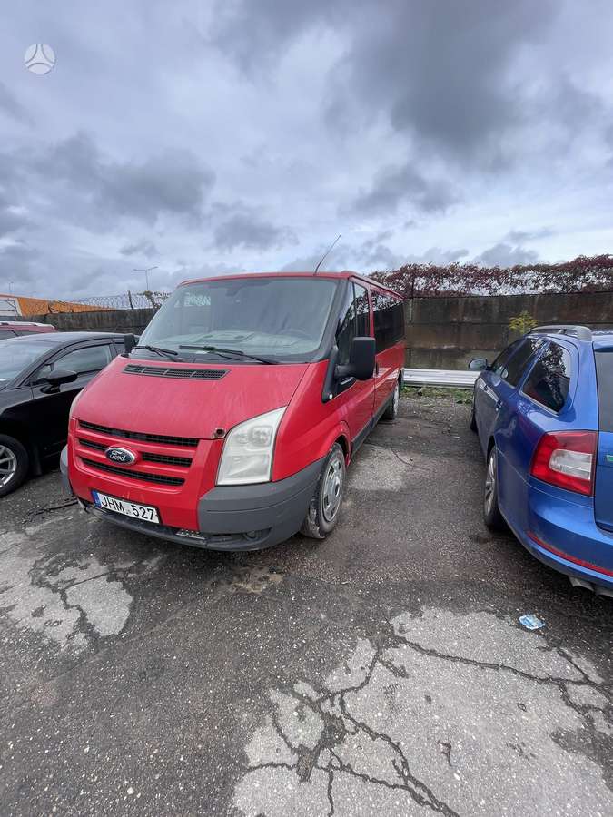 Ford Transit 2011 — вигляд ззаду
