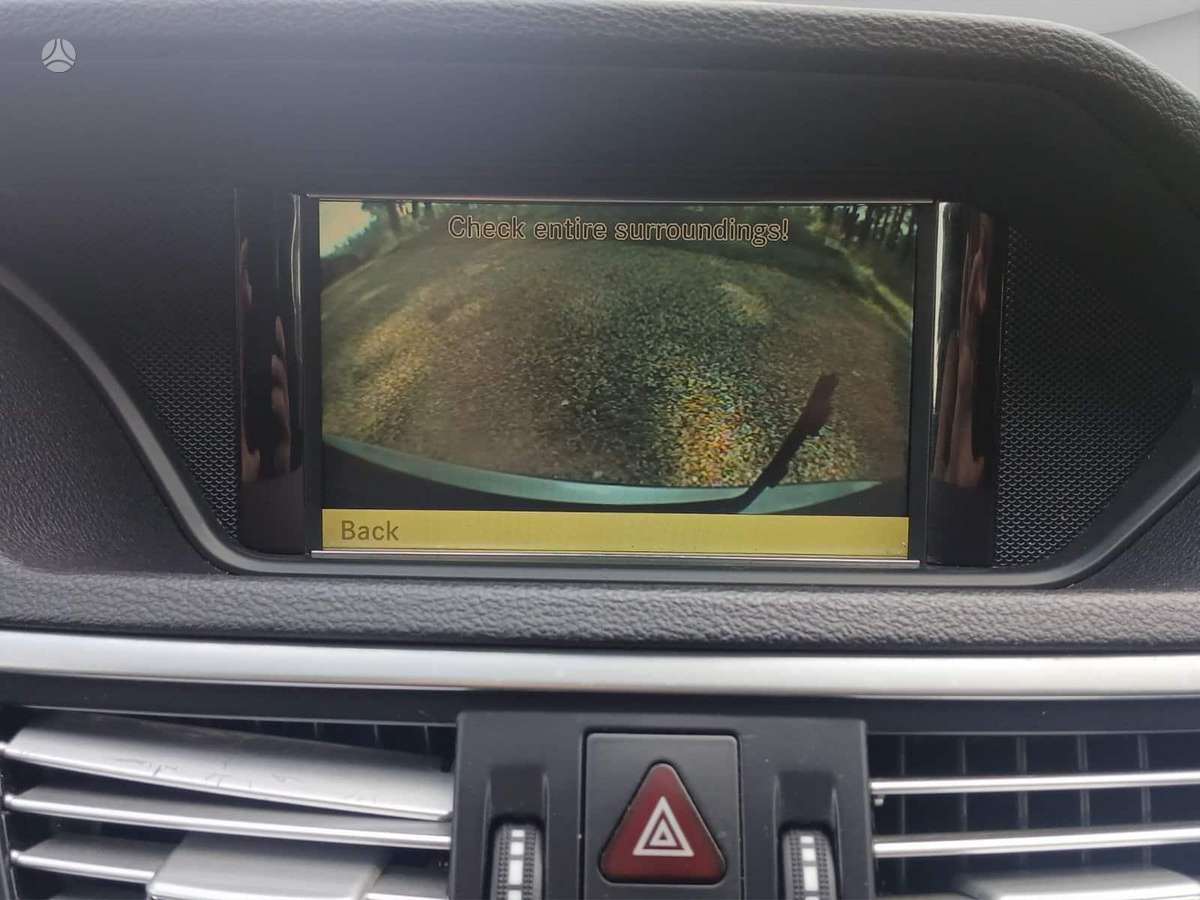 Mercedes-Benz E220 2012 — photo 15