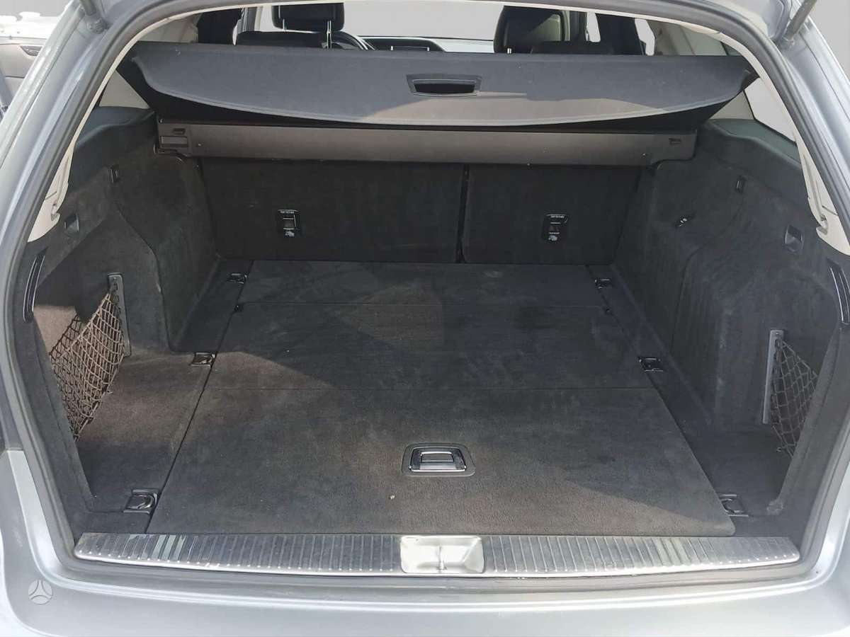 Mercedes-Benz E220 2012 — photo 17