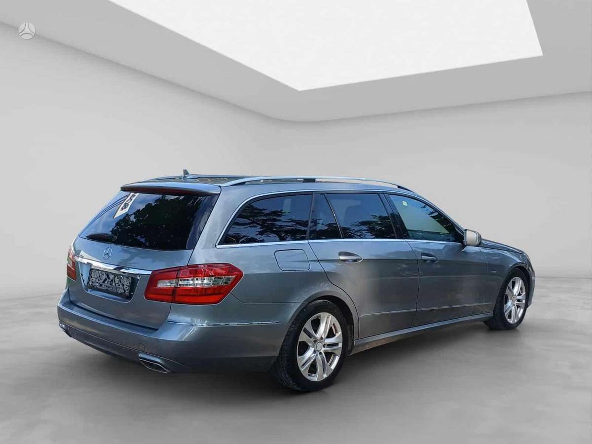 Mercedes-Benz E220 2012 — photo 6