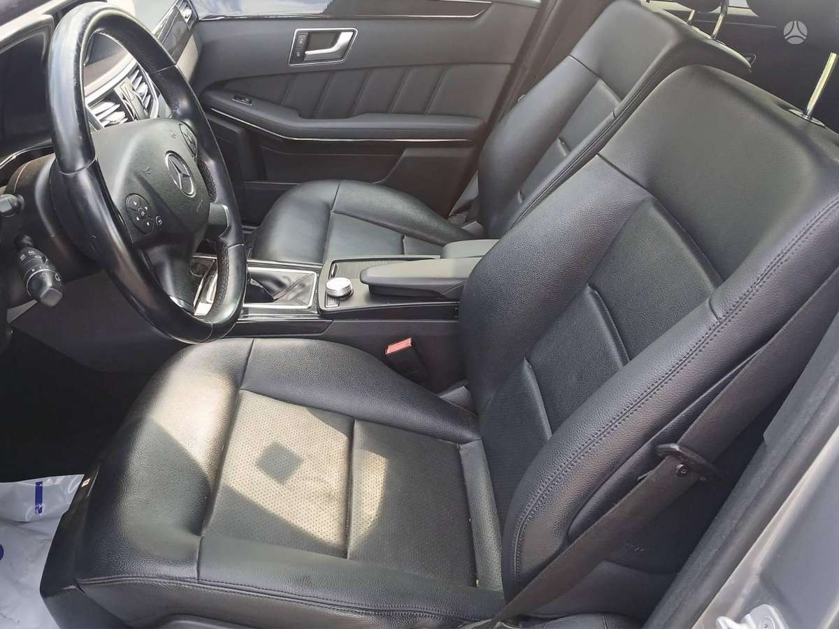 Mercedes-Benz E220 2012 — photo 9