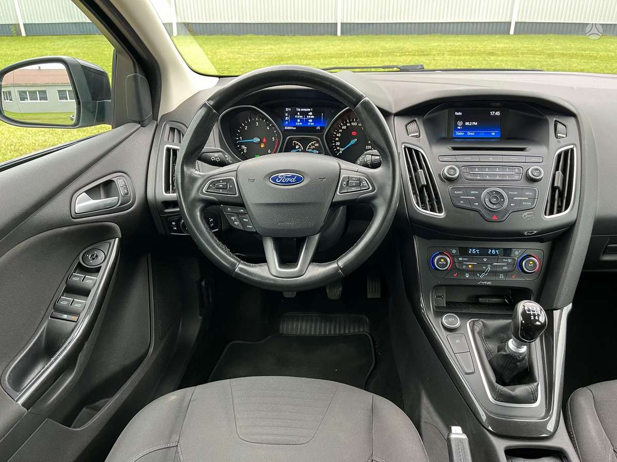 Ford Focus 2015 — photo 11