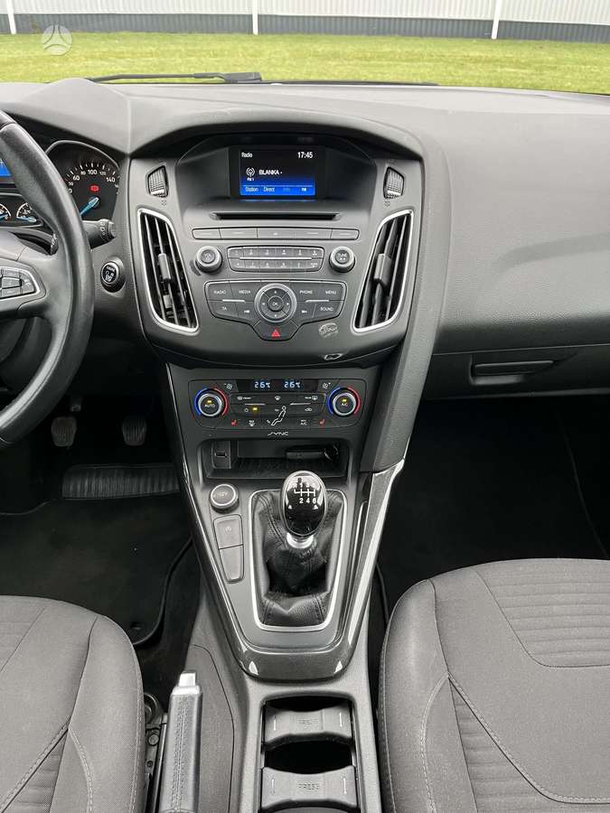 Ford Focus 2015 — photo 12