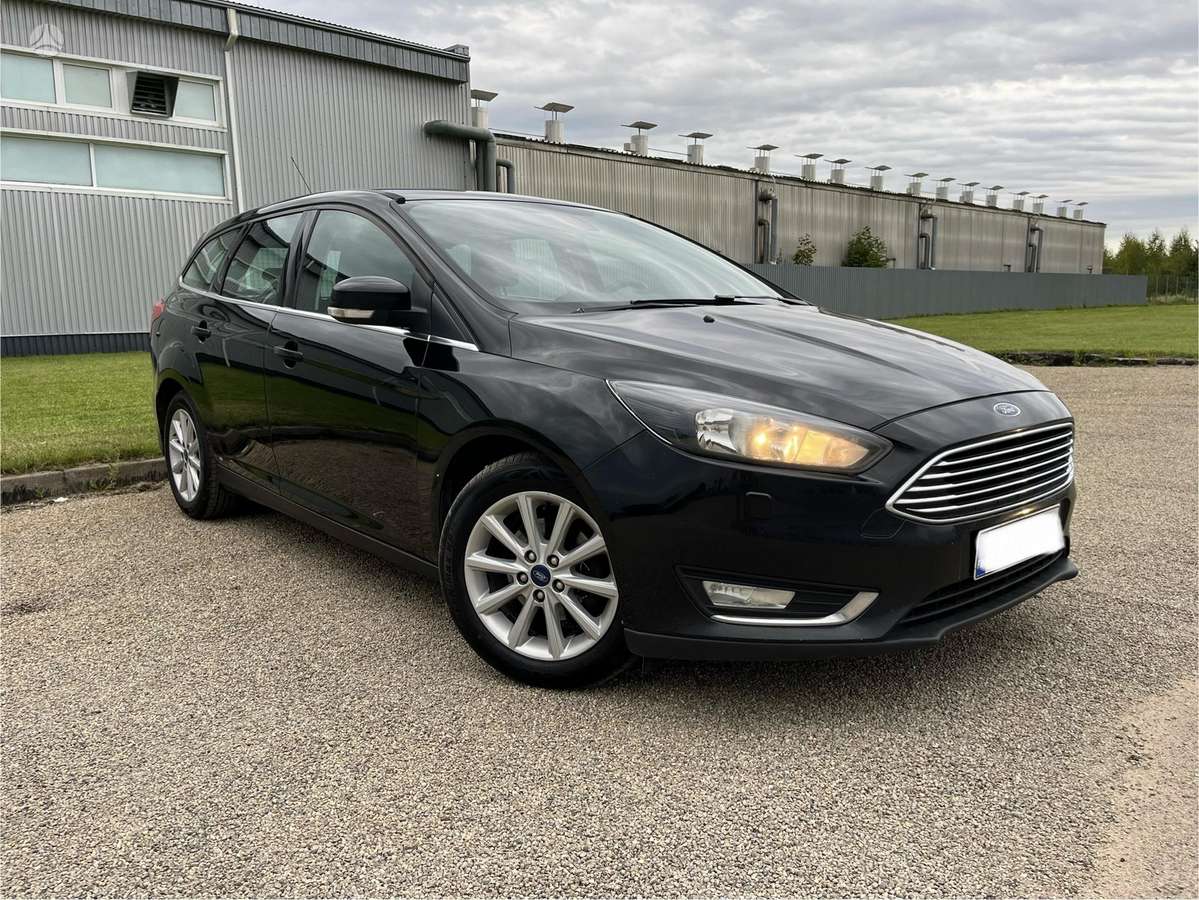 Ford Focus 2015 — interior