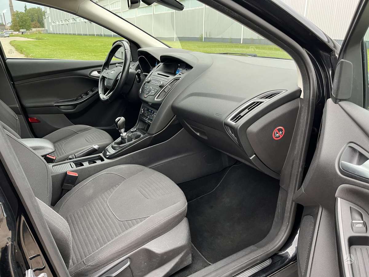 Ford Focus 2015 — photo 9