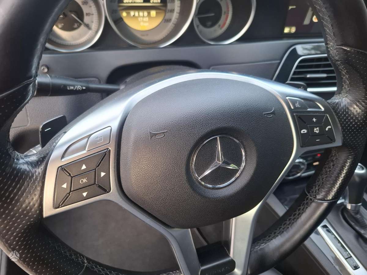 Mercedes-Benz C250 2011 — photo 15