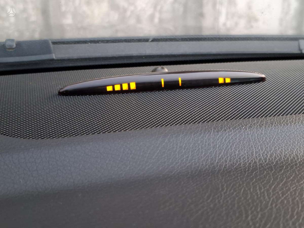Mercedes-Benz C250 2011 — photo 16