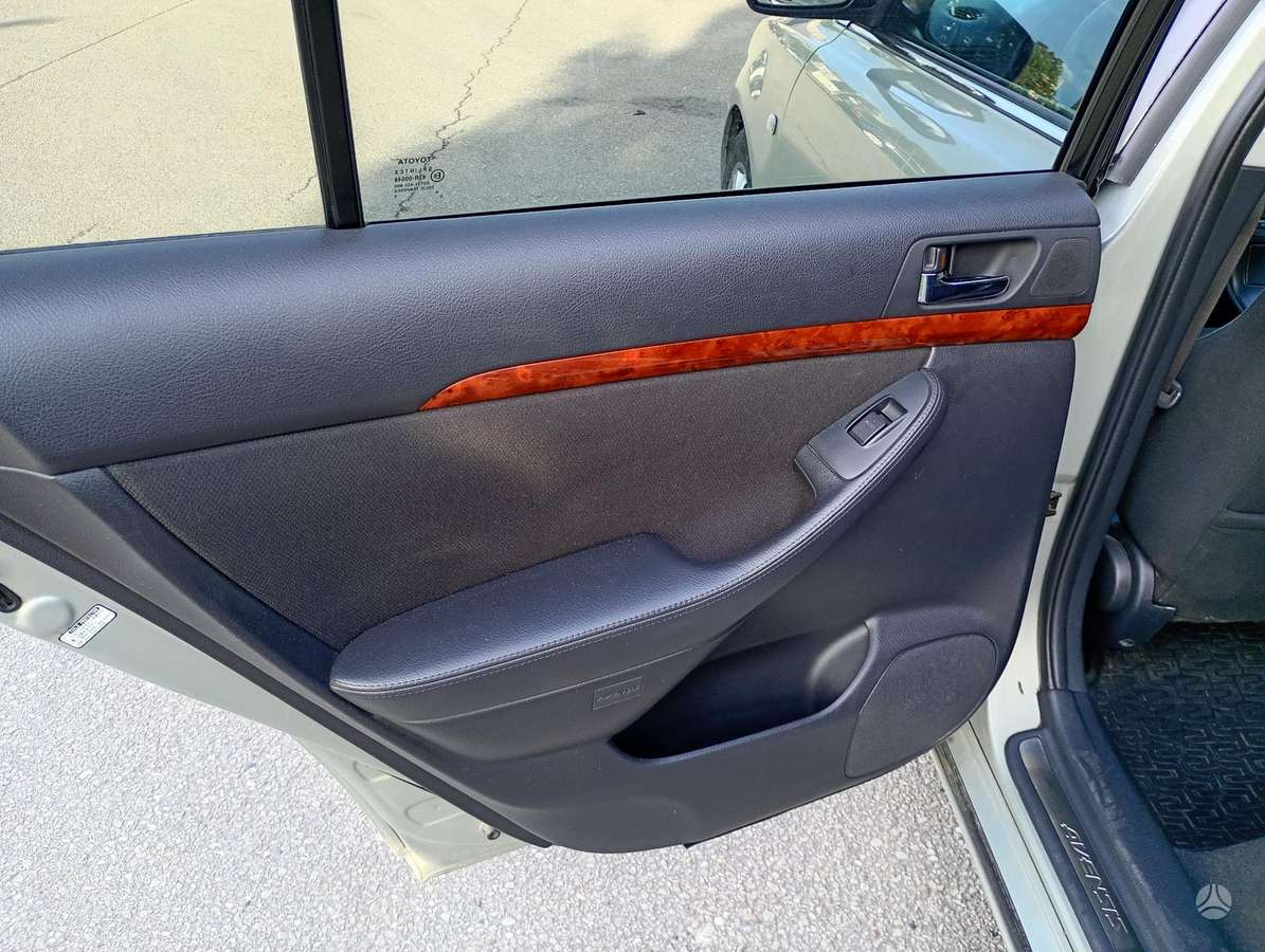 Toyota Avensis 2006 — photo 16
