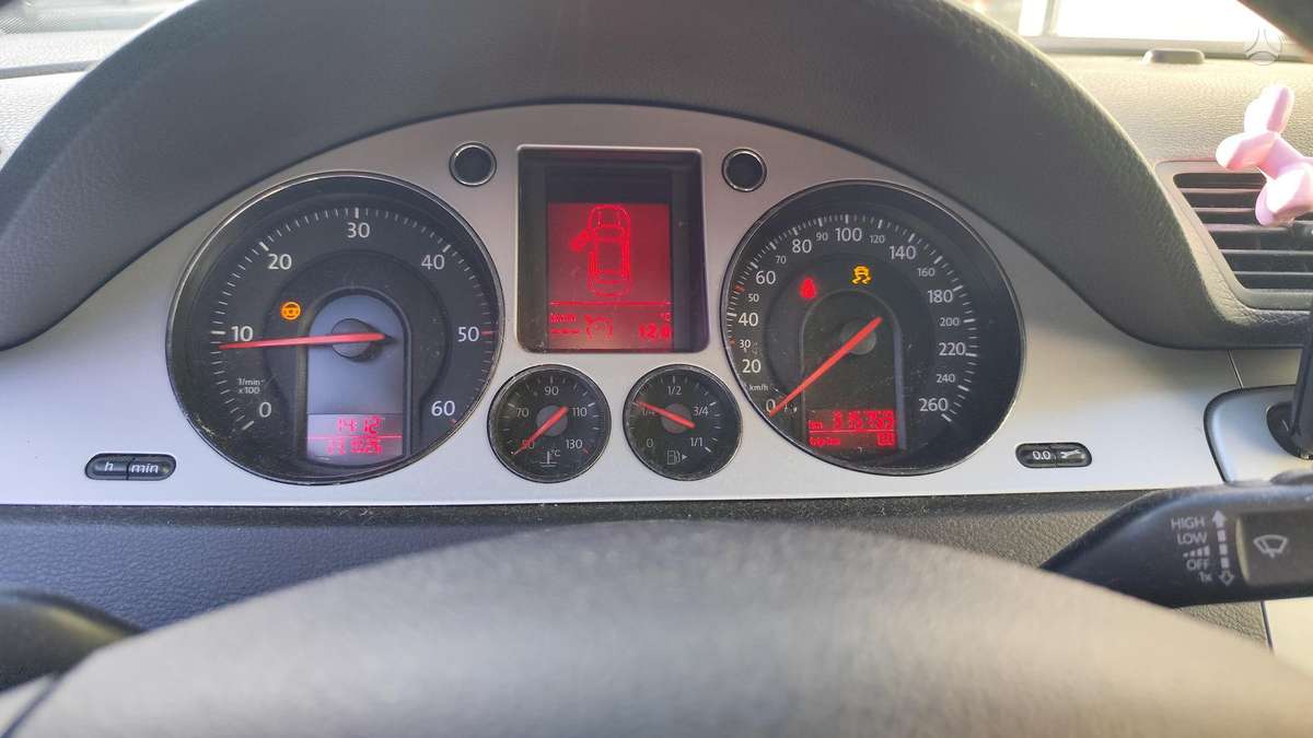 Volkswagen Passat 2008 — photo 12