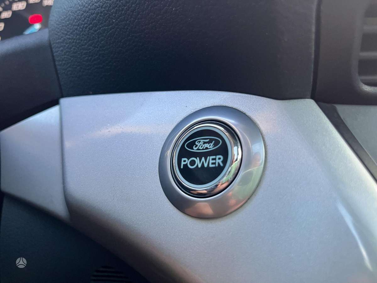 Ford Grand 2010 — photo 14