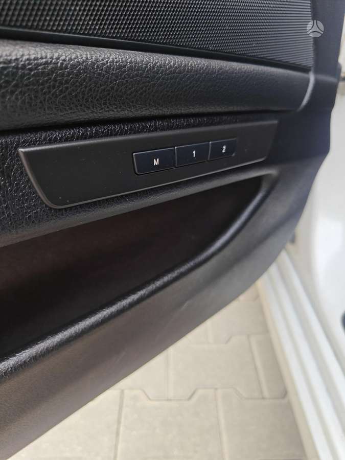 BMW 520 2012 — photo 13