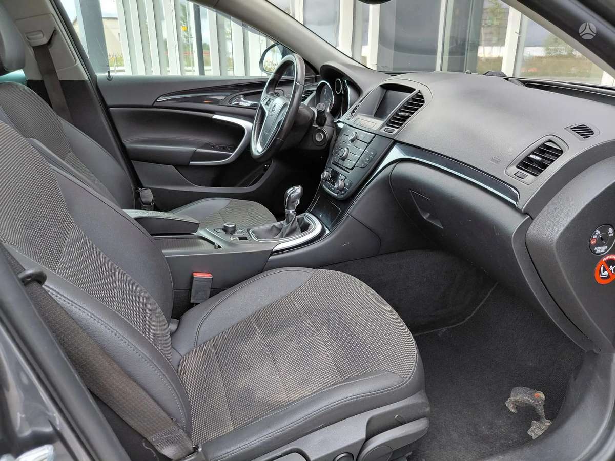 Opel Insignia 2010 — photo 12