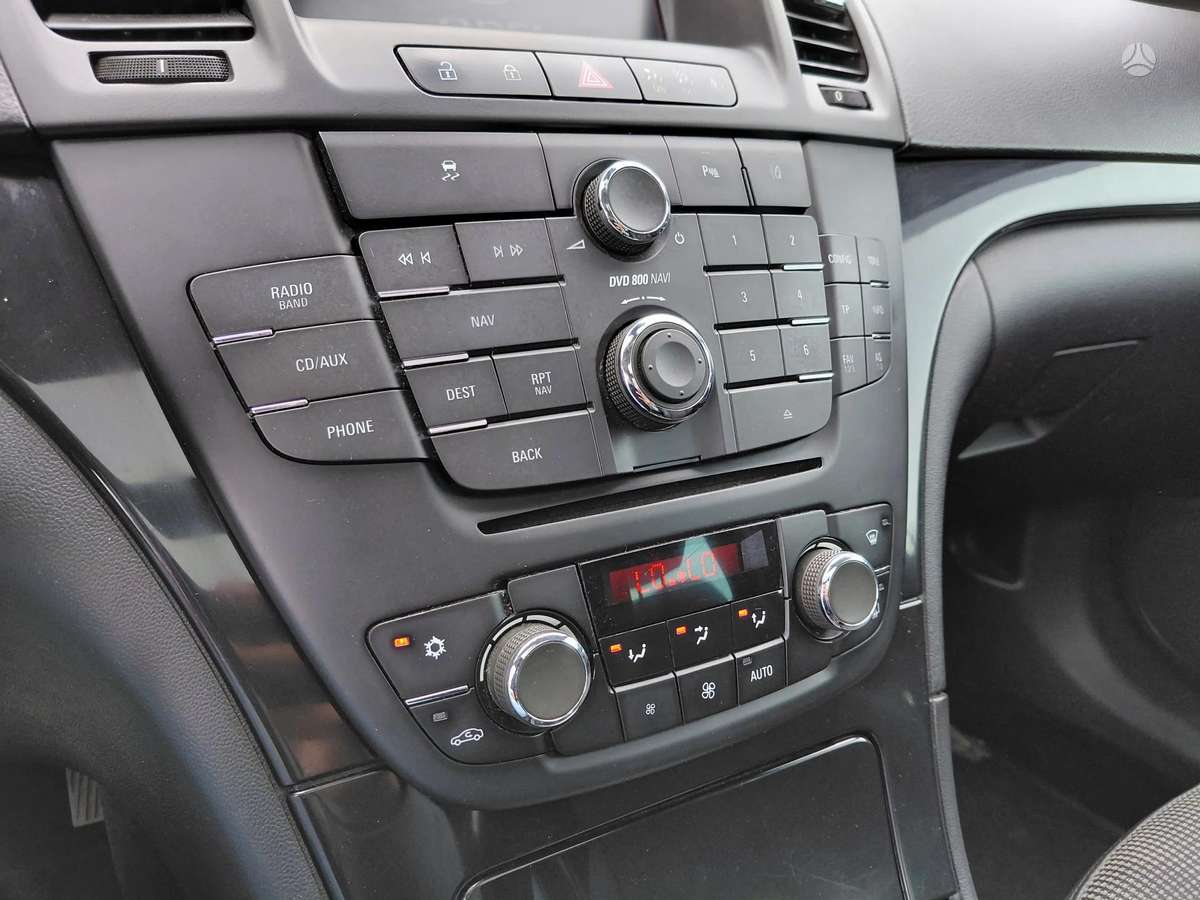 Opel Insignia 2010 — photo 15