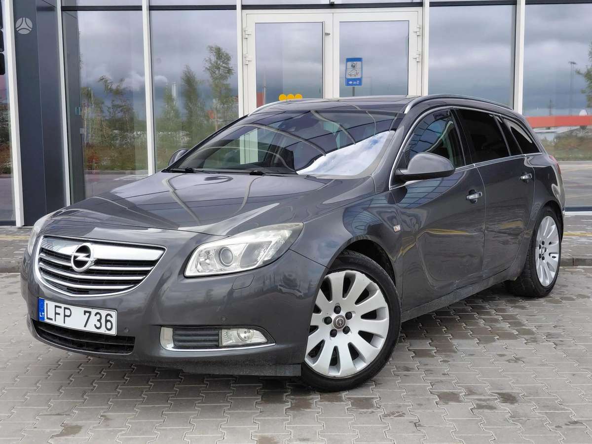 Opel Insignia 2010 — interior