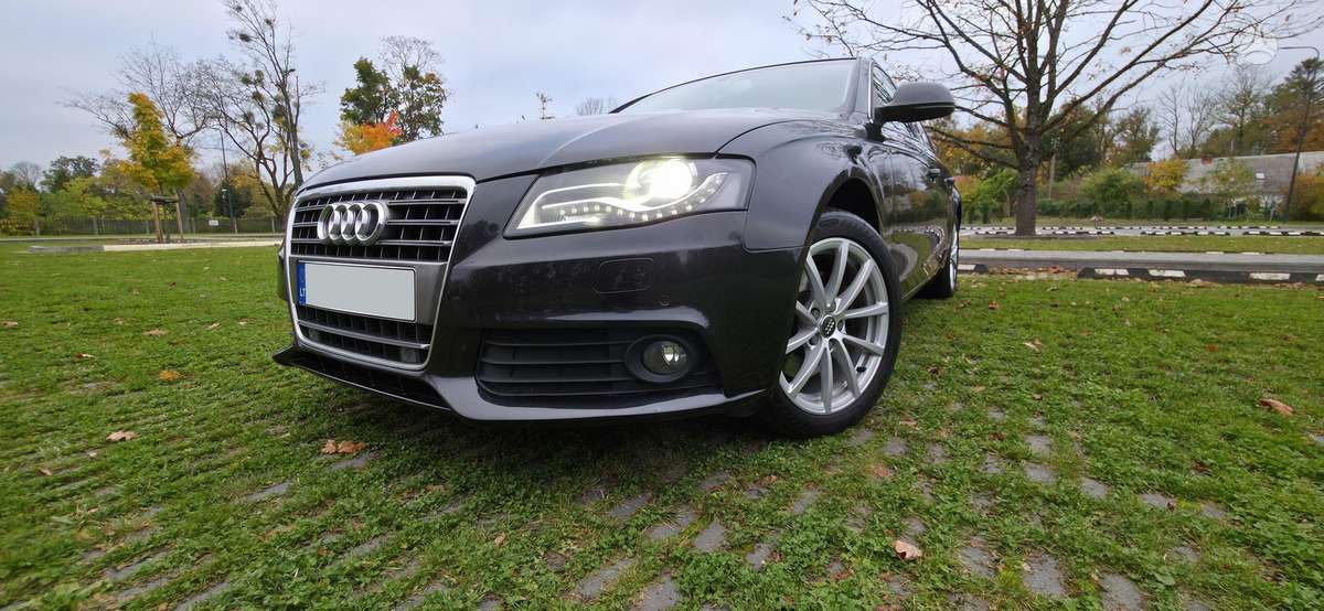 Audi A4 2009 — photo 12