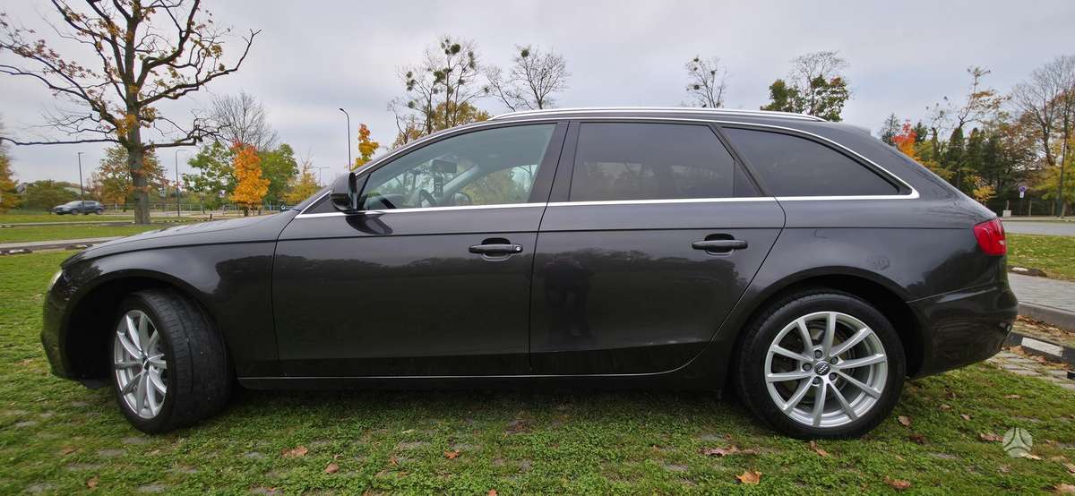 Audi A4 2009 — photo 14