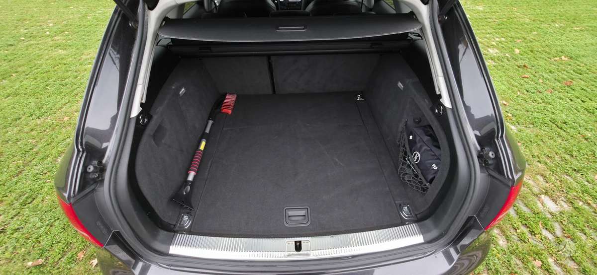 Audi A4 2009 — photo 19