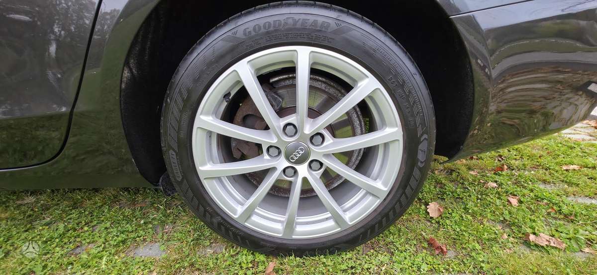 Audi A4 2009 — photo 31