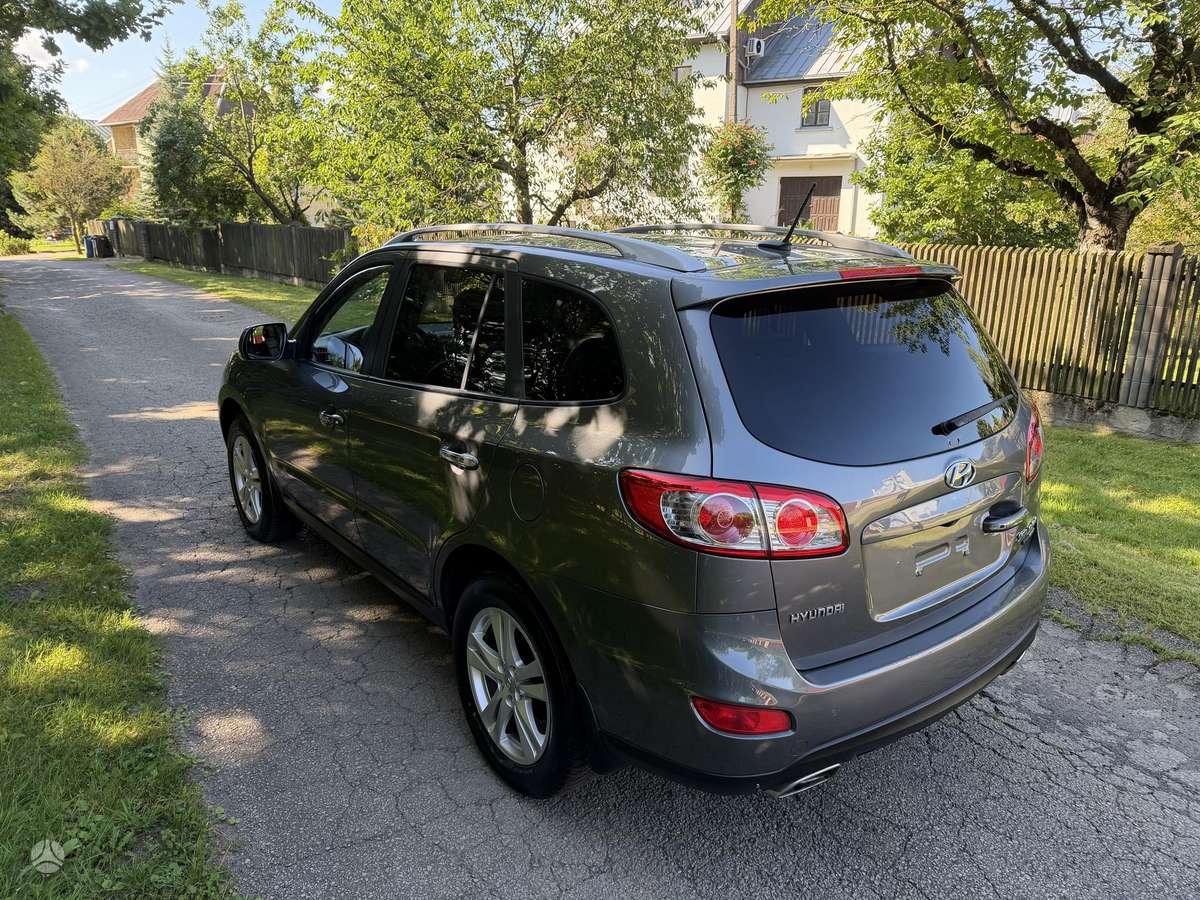 Hyundai Santa 2011 — photo 11