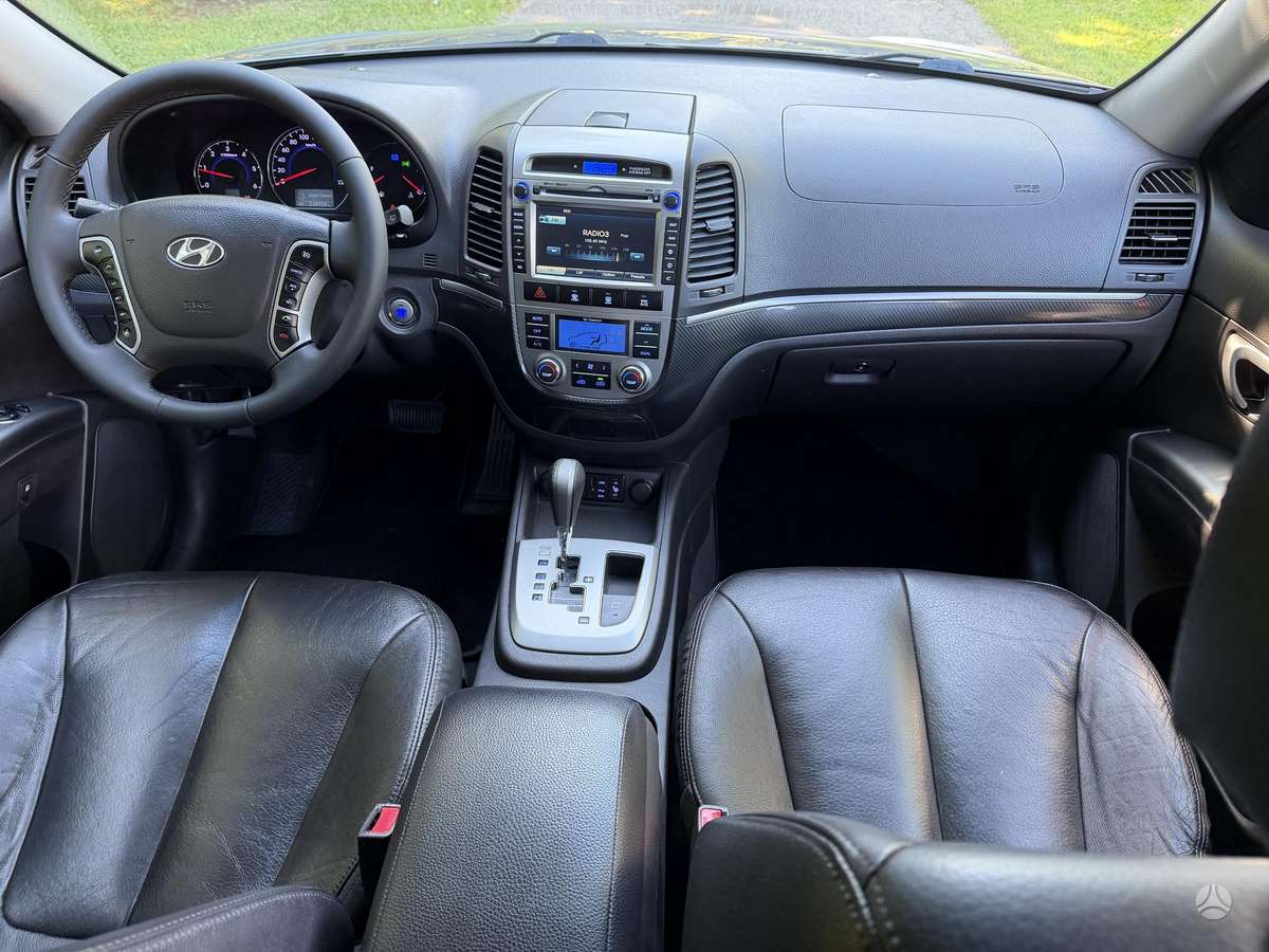 Hyundai Santa 2011 — photo 14
